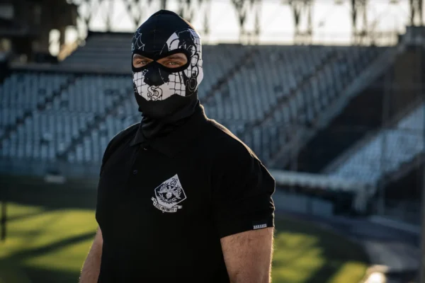 Polo Abalaea – Black Logo Edition - Image 2